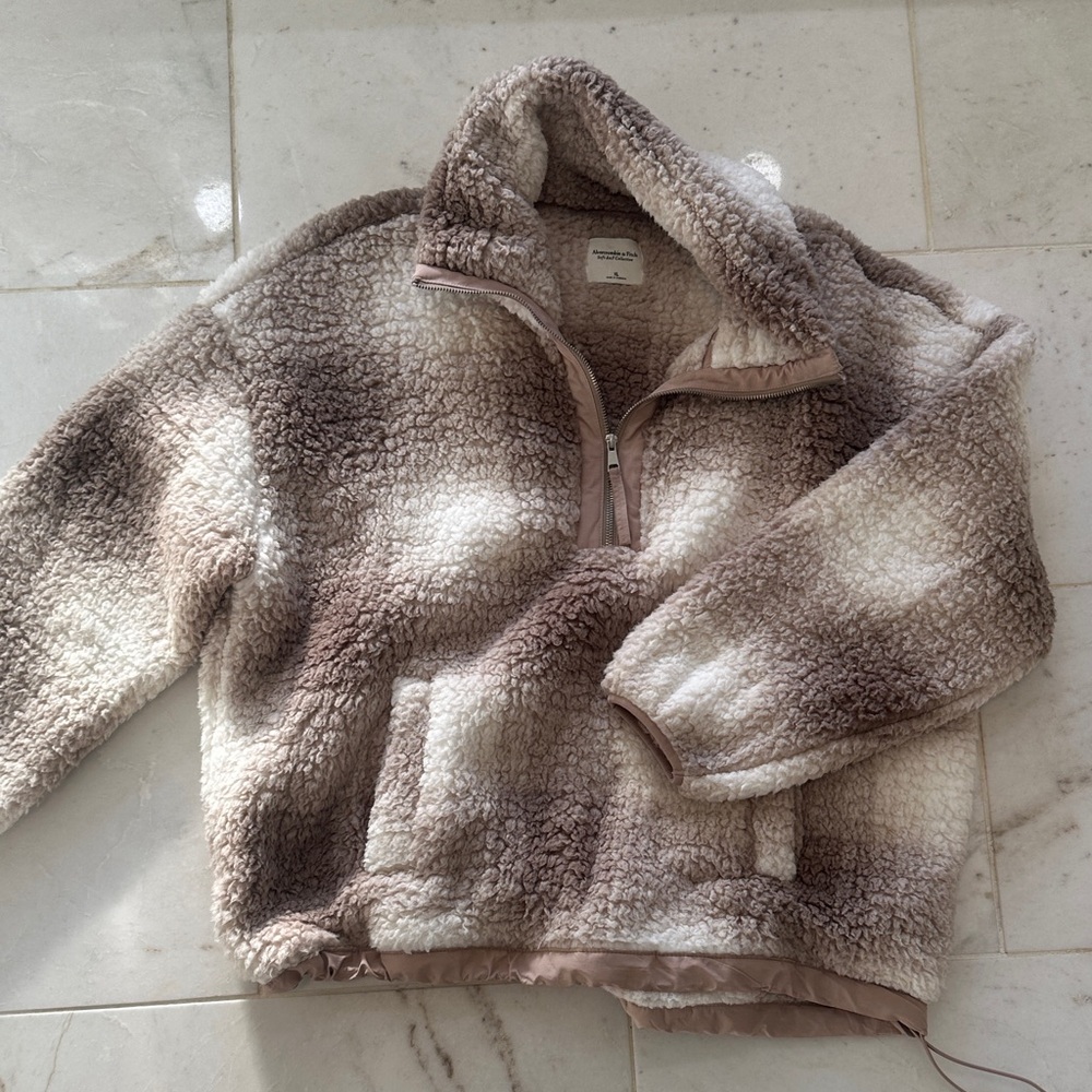 Abercrombie & Fitch Soft Sherpa in Cream